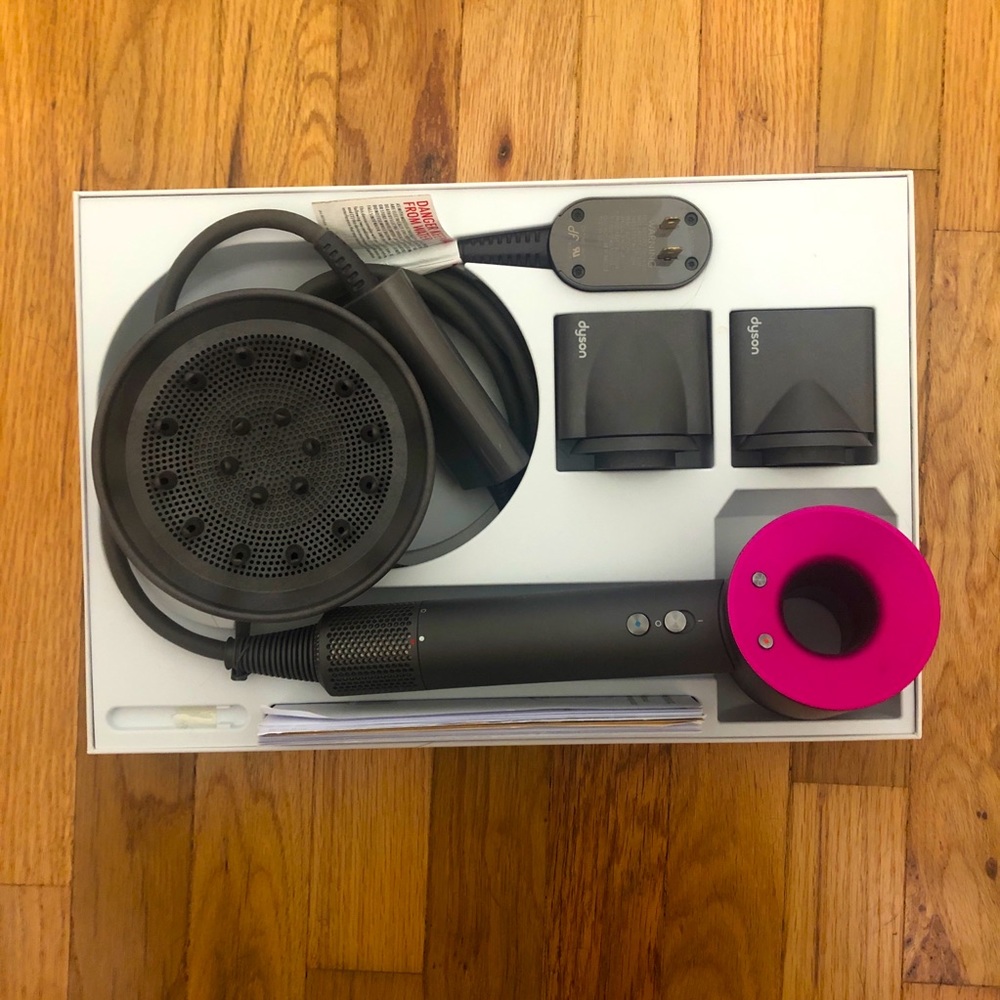 Dyson Supersonic Hair Dryer with complete attachments